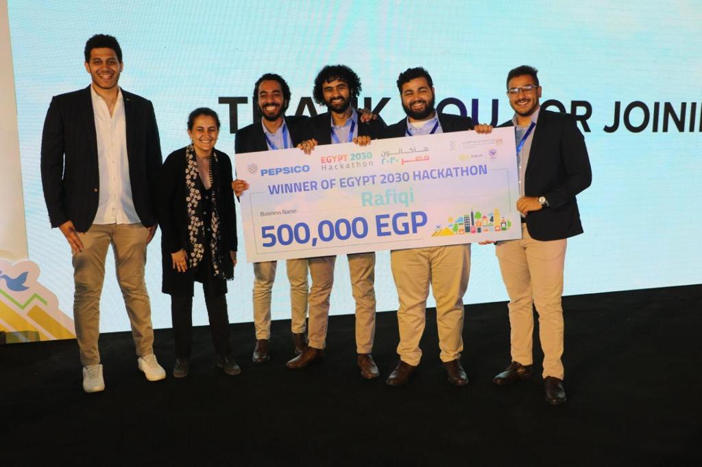 بيبسيكو مصر تكرم فريق Rafiqi الفائز بجائزة هاكاثون مصر 2030