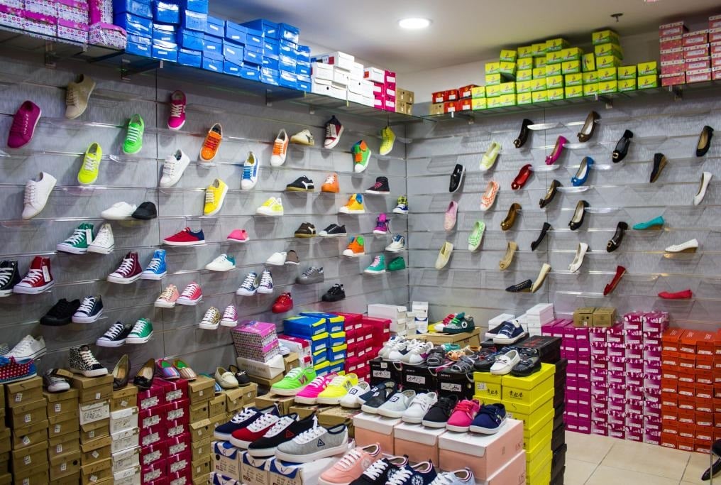 سوق أحذية