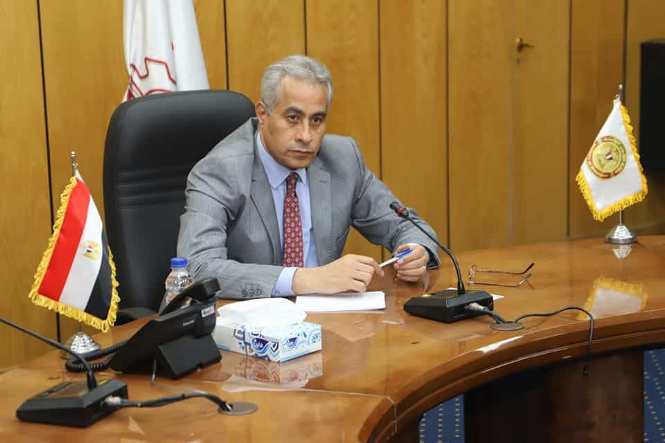 حسن شحاتة، وزير القوى العاملة
