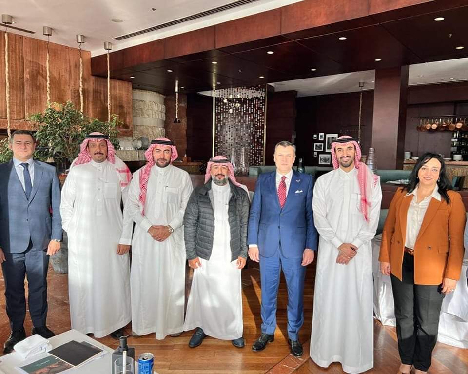 وزير السياحة والآثار يلتقي مدير عام العلاقات الدولية في وزارة السياحة السعودية
