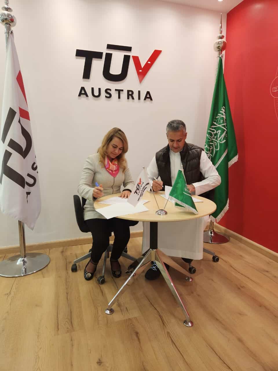 توقع برتوكول تعاون مع  TUV Austria