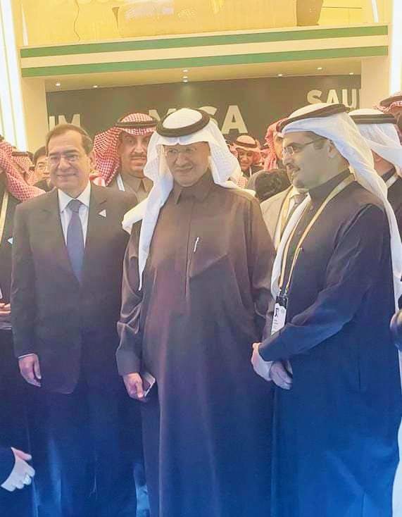 المهندس طارق الملا وبصحبة الأمير عبدالعزيز بن سلمان آل سعود وزير الطاقة