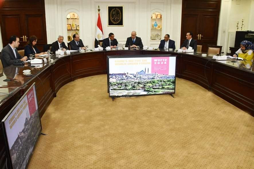 وزيرا الإسكان والتنمية المحلية يستعرضان التحضيرات لاستضافة مصر للمنتدى الحضري العالمي