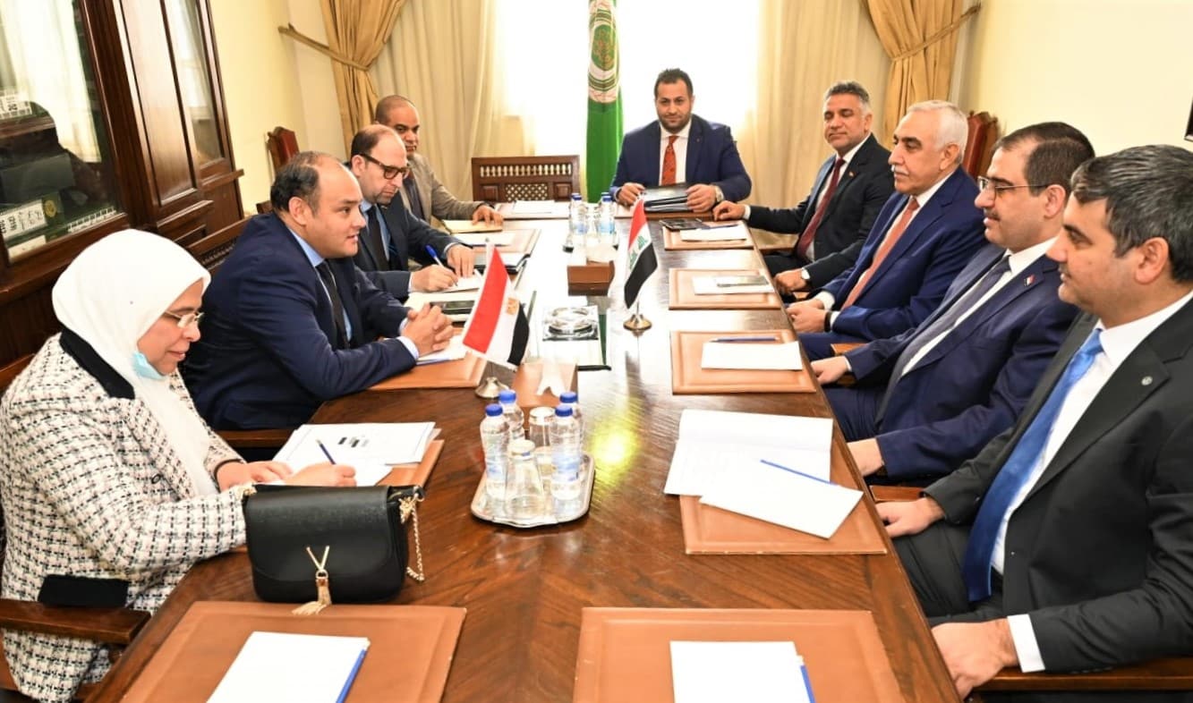 وزير الصناعة يبحث مع نظيريه العراقي واللبناني سبل الارتقاء بالعلاقات الاستثمارية