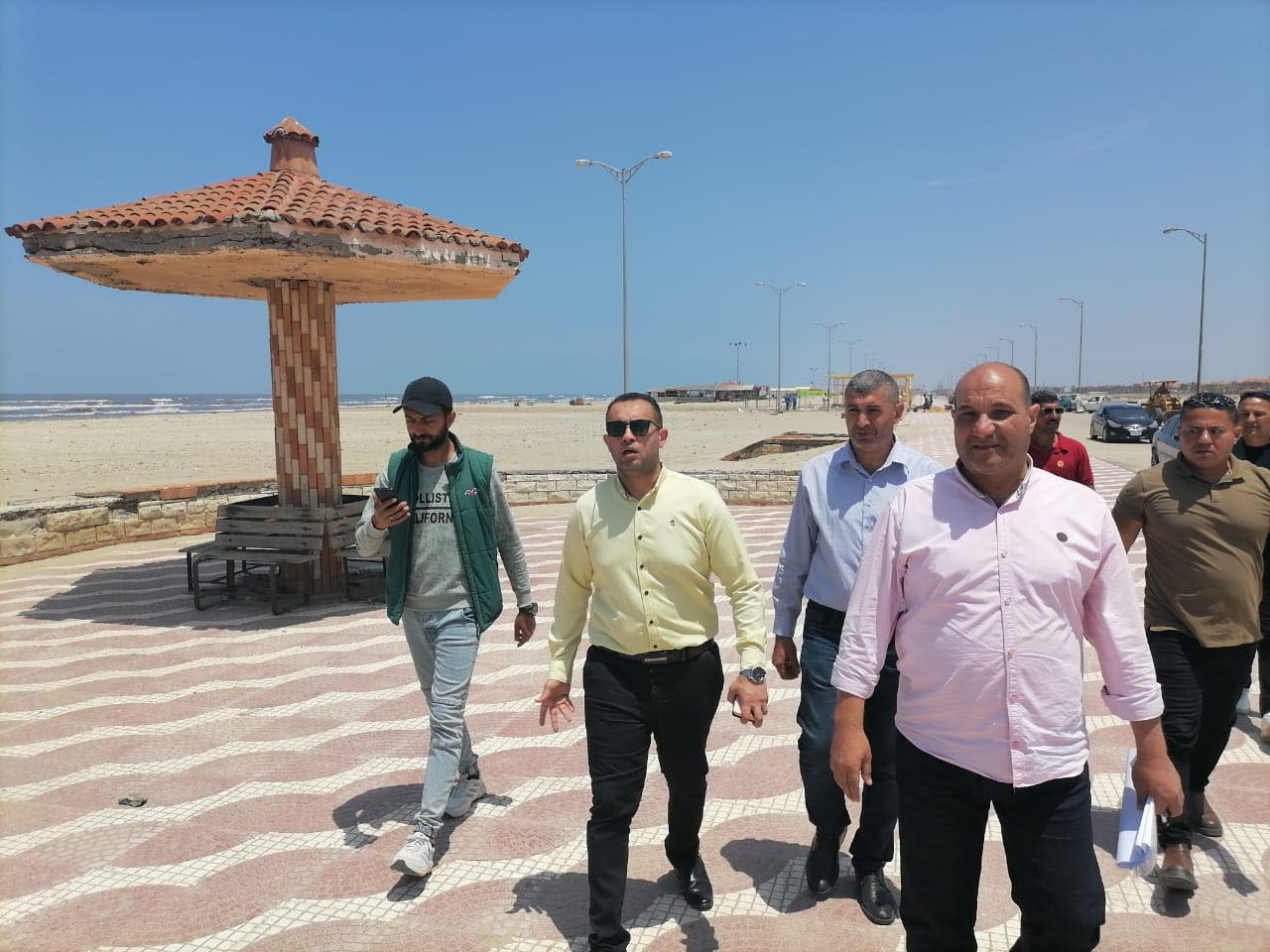 رئيس دمياط الجديدة يتابع أعمال التطوير بمنطقة الشاطئ