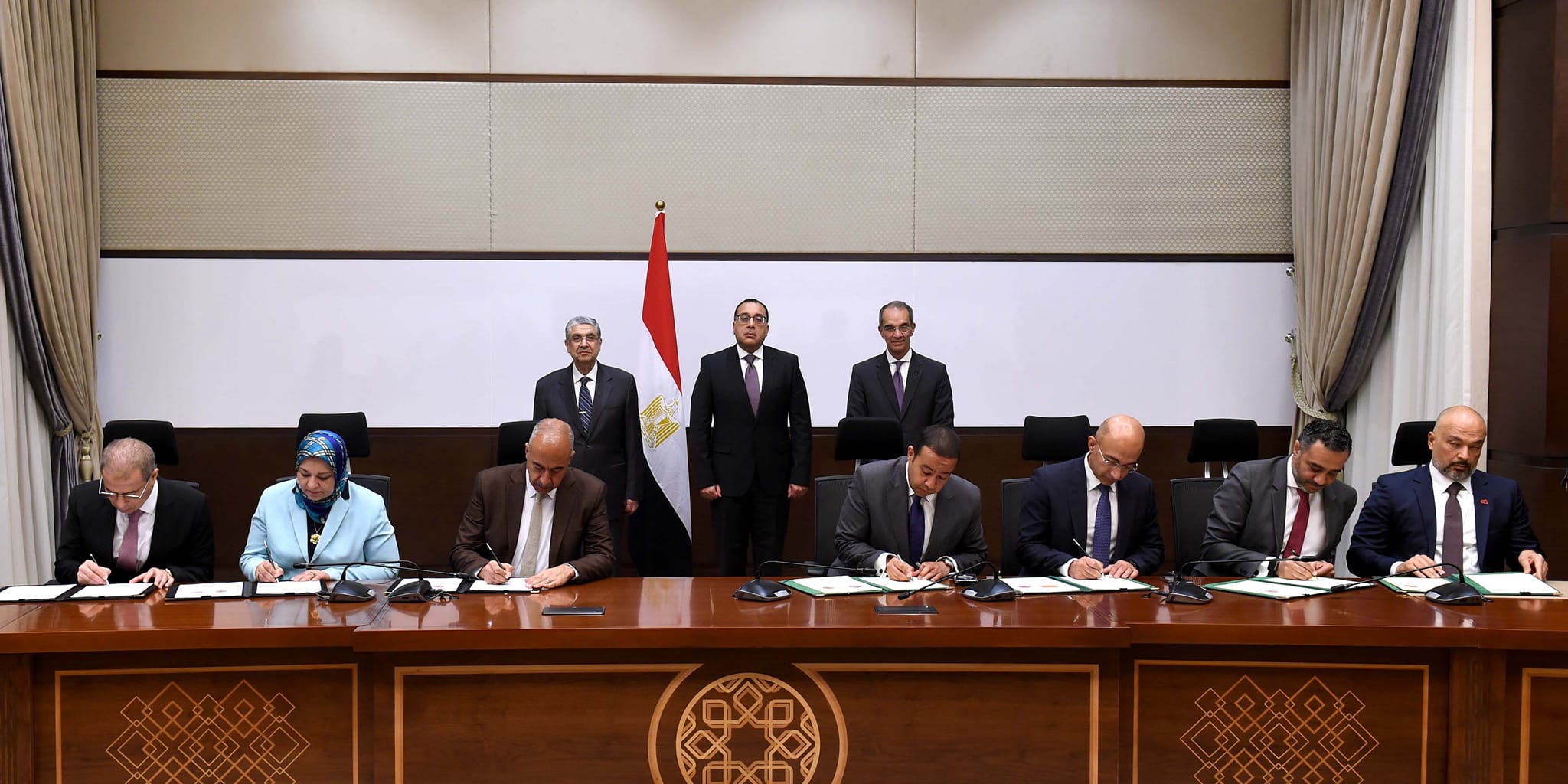 توقيع عقود لتحويل الأماكن التابعة لشركات الاتصالات الأربع العاملة في مصر للعمل بالطاقة النظيفة