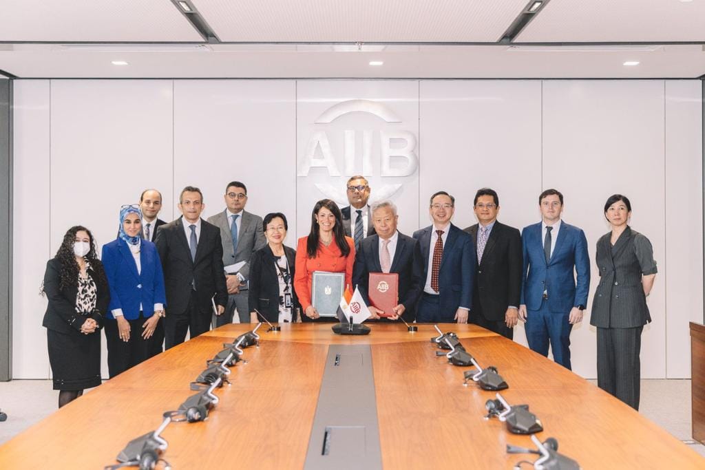توقيع اتفاق تمويل تنموي مع البنك الآسيوي للاستثمار في البنية التحتية للمشاركة في تمويل مترو أبوقير بالإسكندرية بقيمة 250 مليون يورو